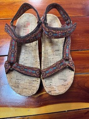 Born Women's Brown Patterned Cork-Style Strap Sandals